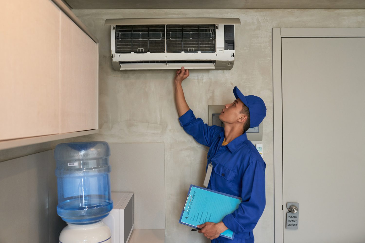 checking-conditioner Air Conditioning Services<br />
